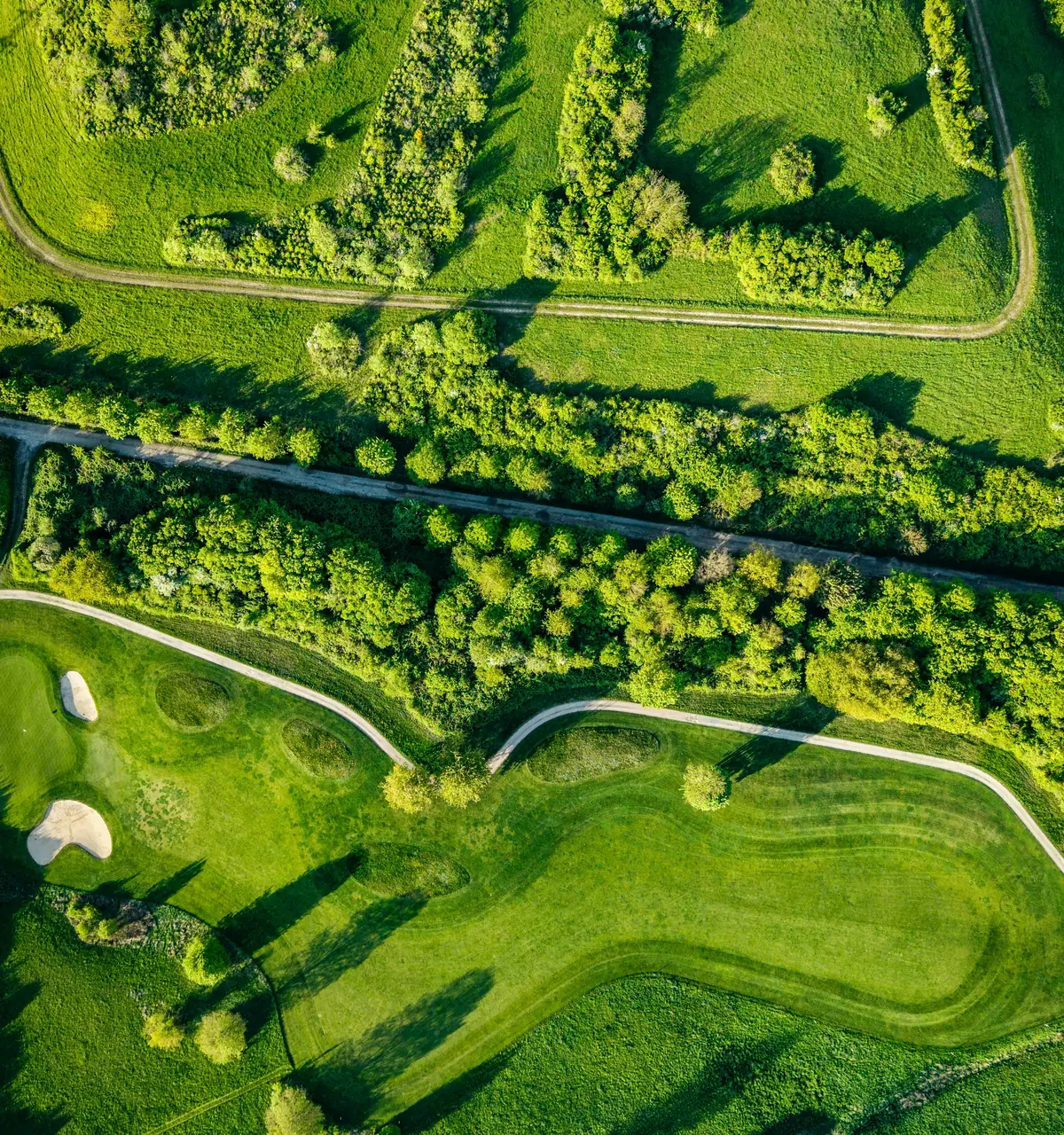 Vista aérea de un campo de golf